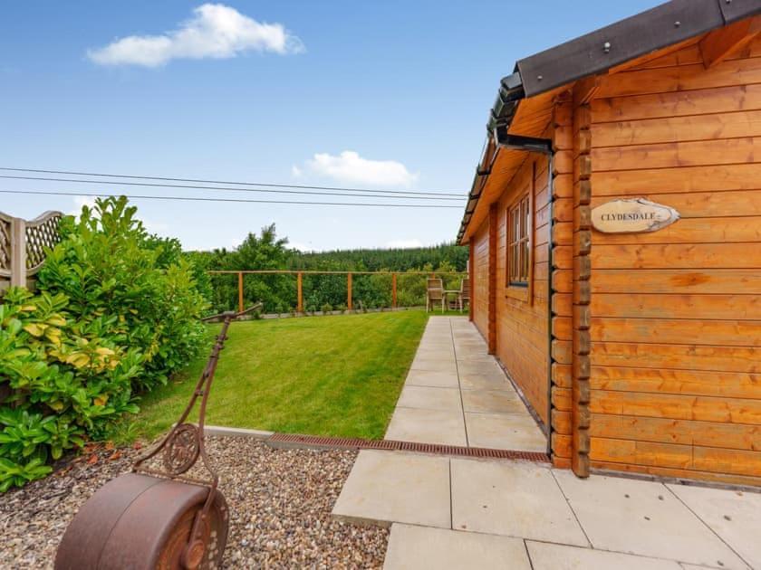 Lochinvar - Clydesdale Log Cabin With Hot Tub Airdrie Eksteriør billede
