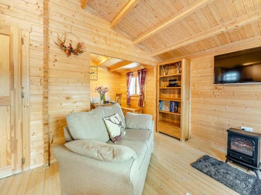 Lochinvar - Clydesdale Log Cabin With Hot Tub Airdrie Eksteriør billede